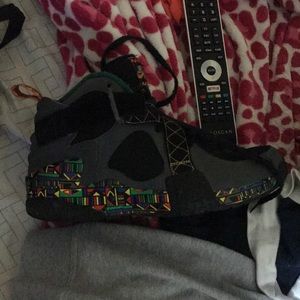 Size 9 Nike air raids